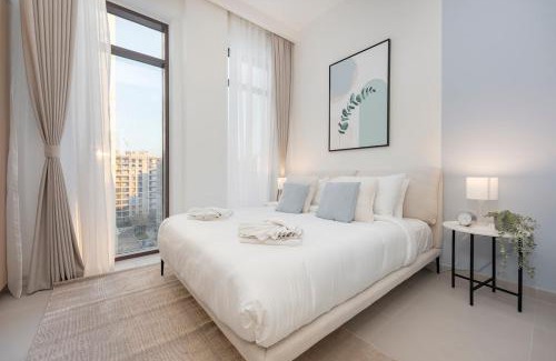 Dubai Apartment | Peaceful 4-Bedroom Bright Kitchen Space in Dubai Creek Harbour