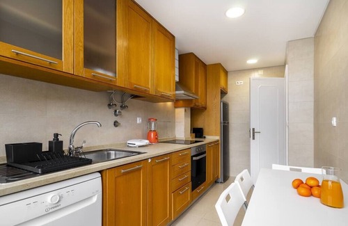 Alges Apartment | Peaceful Algés Family Home away from City Noise