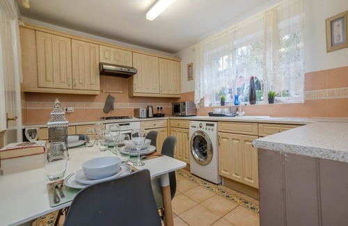 Cradley House | Peaceful Birmingham Home (Standard Twin Room)