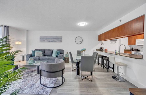 Brickell Apartment | Peaceful Brickell 1BR | Water & City Outlook