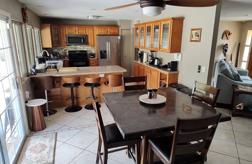 The Foothills House | Peaceful Catalina Foothills retreat w/stunning views close to hiking & shopping