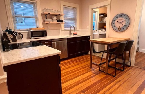 Everett House | PEACEFUL CHARM - Humble Luxury minutes from Boston, Beach & Casino