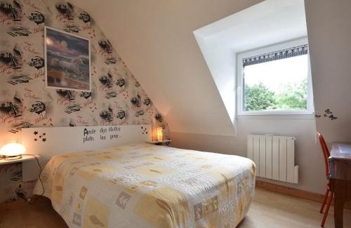 Pedernec House | Peaceful Forest Stay in Pédernec