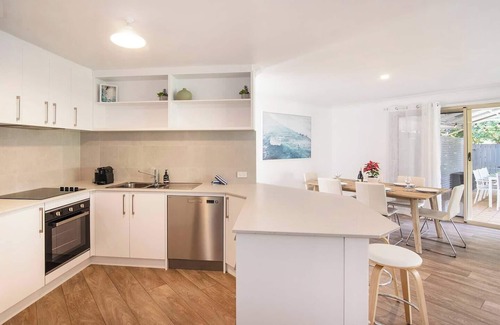 Dunsborough House | Peaceful Garden Hideaway Swim Hike and Unwind