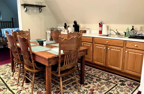 Lexington Cottage | Peaceful Gardenside cottage 5 minutes from downtown Lexington VA