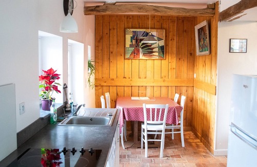 Mareil-sur-Loir Cottage | Peaceful Gîte for 6 near La Flèche Zoo with Garden, BBQ, and WiFi