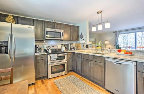 Ringwood House | Peaceful Home with Deck Family and Pet Friendly!