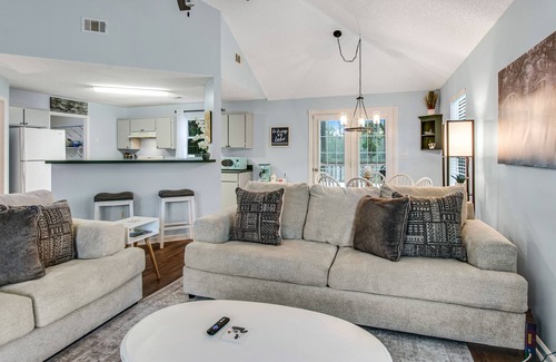 Midway House | Peaceful lake escape with water views, outdoor games, firepit, & on-site fishing