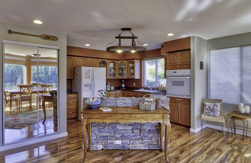 Longbranch House | Peaceful & Relaxing Waterfront Retreat on a Deepwater Cove with Wildlife Viewing