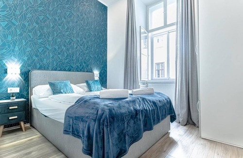 Mariahilf Hotel | Peaceful Room Near Westbahnhof | Ensuite & WiFi