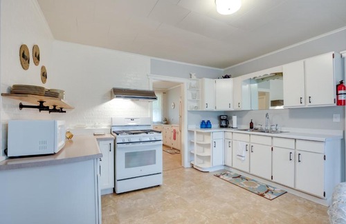 St Germain House | Peaceful Saint Germain Home with Fire Pit!