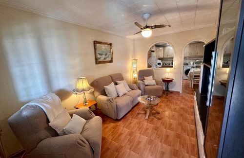 San Luis House | Peaceful Stay in Sunny Alicante