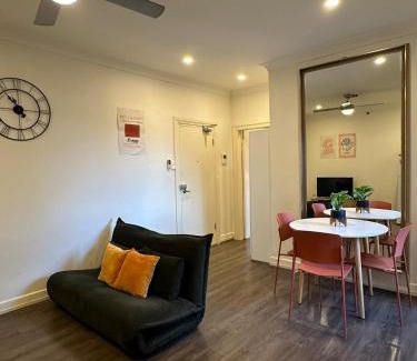 Kirribilli Apartment | Peaceful unit facing Sydney Opera House