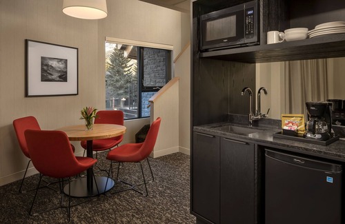 Banff Hotel | Peaks Hotel & Suites