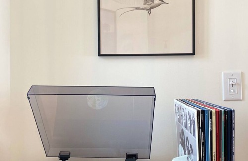 Bloomfield House | Pearadise on West Lake | Waterfront w/Pool and Dock