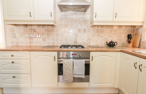 Flamborough Cottage | PEBBLE COTTAGE DUNNSCROFT, pet friendly in Flamborough