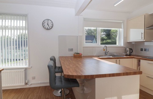 Ebford Cottage | PEBBLE & PINE AT HARCOMBE HOUSE, family friendly in Chudleigh