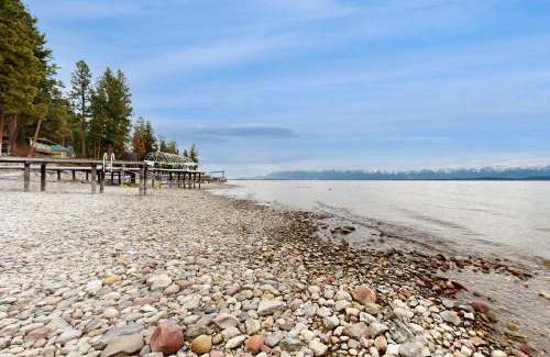 Lakeside House | Pebbles & Sunshine