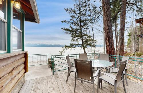 Lakeside House | Pebbles & Sunshine