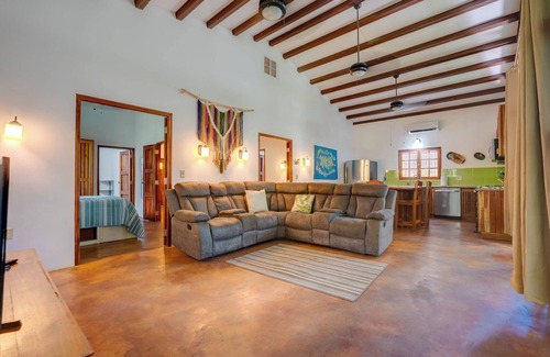 Pedasi House | Pedasi Retreat/2BD/2BA with Large Screened Deck, AC & Local Charm