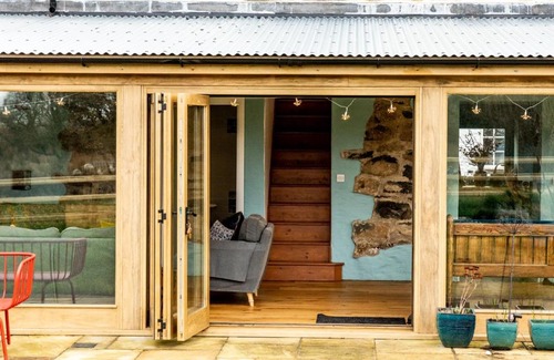 Newport House | Penrhiw - a country cottage with mountain views