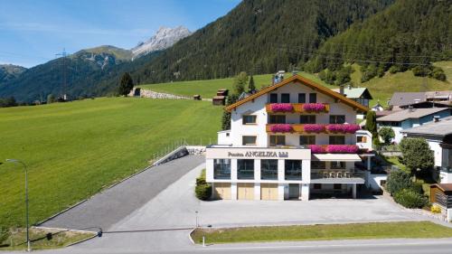 Pettneu am Arlberg Hotel | Pension Angelika