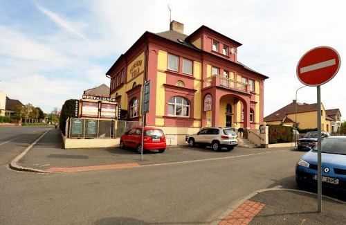 Domazlice Hotel | Pension Viola