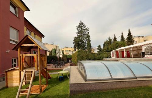 Domazlice Hotel | Pension Viola