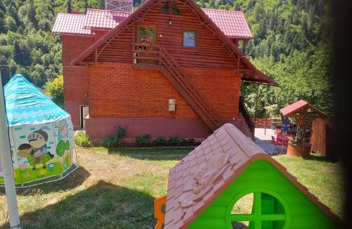 Vadu Motilor Cabin | Pensiunea Cabana Viselor ,Apuseni