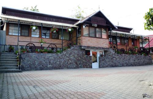 Brad House | Pensiunea Irina