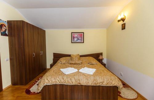 Lunca Jaristei Cabin | Pensiunea Un colț de Rai