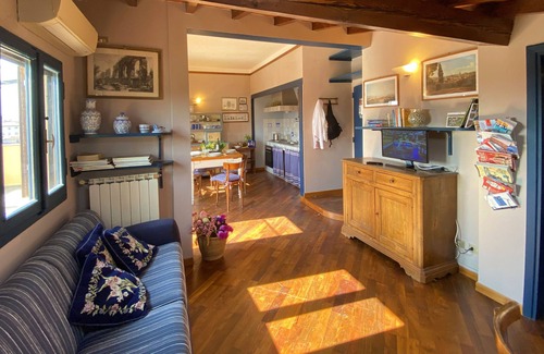 Campo di Marte Apartment | PENTHOUSE + 2 ROOFTOP TERRACES + VIEWS AT 360° + EXCELLENT REVIEWS + A/C, LIFT