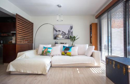 Oroklini Apartment | Penthouse Duplex overlooking the Mediterranean