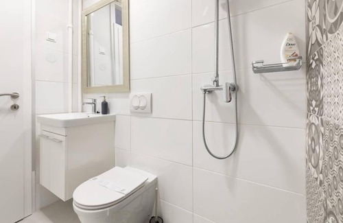 Novi Zagreb Apartment | Penthouse "Sky 17" s balkonom i besplatnim parkingom