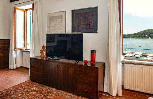 Portovenere Apartment | Penthouse with a Dream Sea View in Portovenere