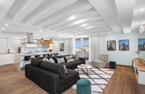 Parque Apartment | Penthouse With Free Parking | Balcony | Near The Beach | AC