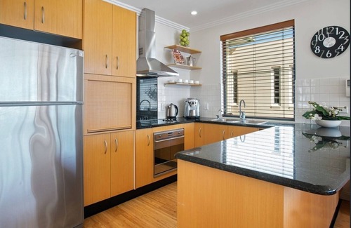 Noosaville Apartment | Penthouse with spectacular river views, situated on the vibrant Gympie Terrace!