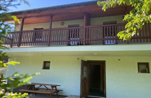 Sluknov Apartment | Penzion a restaurace Balaton