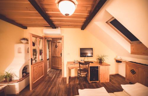 Zlin House | Penzion a Restaurace U Johana