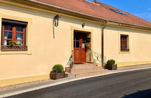 Mikulov House | Penzion Moravia - free parking in the city center