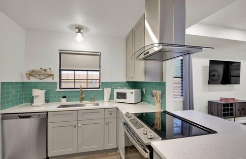 Taylor House | Peppercorn Blue - Locally Run!