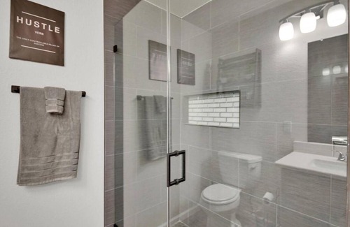 Taylor House | Peppercorn Yellow - Locally Run!