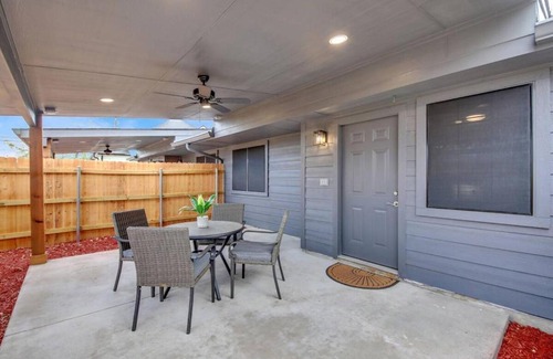 Taylor House | Peppercorn Yellow - Locally Run!