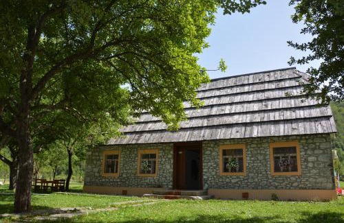 Shkoder County Bed & Breakfast | Peraj Guesthouse