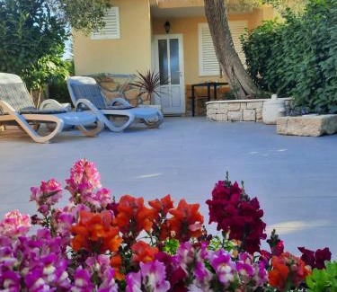 Cove Tri Zala (Zrnovo) Apartment | PERE