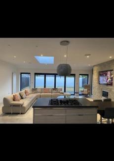 Duddingston House | Perfect 4 bedroom 2 bathroom Home