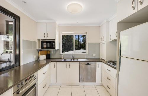 Rangeville Apartment | Perfect CDB & Parkland Fringe!