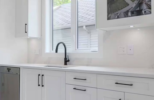 Richmond House | Perfect Central YVR Home - 5min drive from YVR Airport, Downtown, Granville st