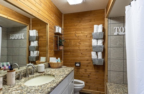 Granbury Cottage | Perfect family cottage, huge yard with games and outdoor theater. Sleeps 8!!