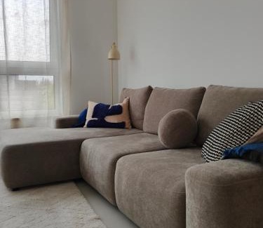 Wola Apartment | Perfect family spot! by VAYA STAYS
